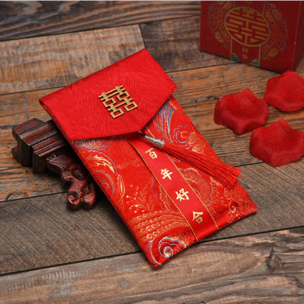 Embroidery Red - مظروف هونغ باو أحمر من قماش