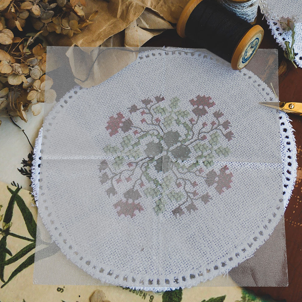 Embroidery Kit Set - مجموعة من 8 قطع ورق تطريز
