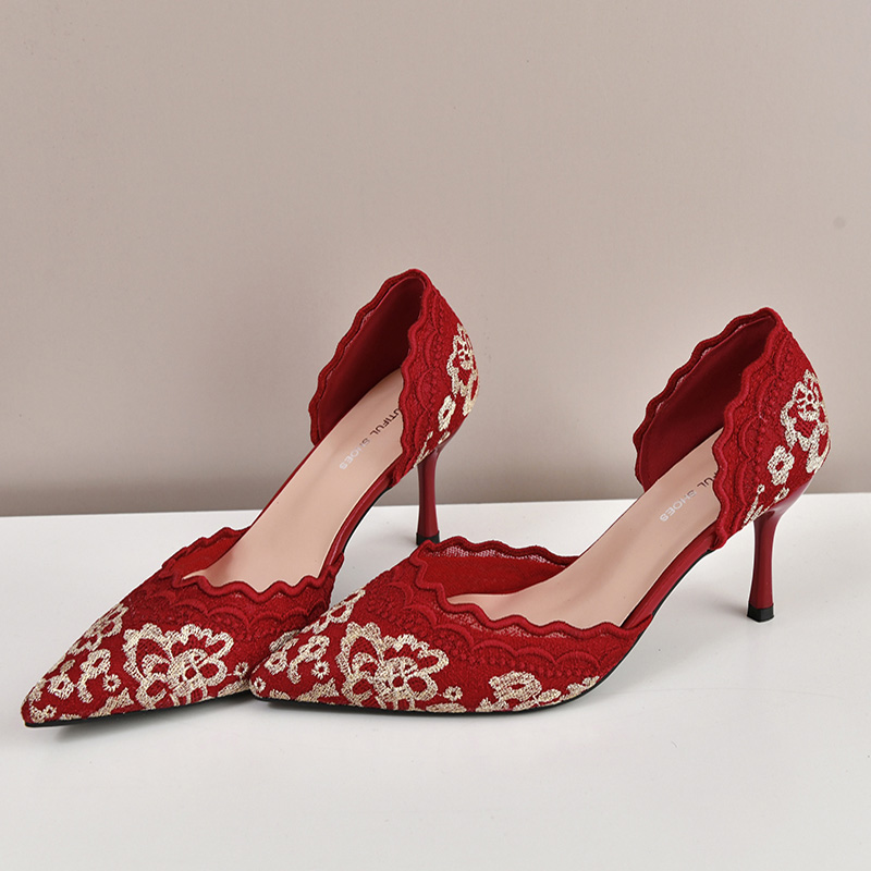 فاخر أحمر أبيض الدانتيل والتطر - مراجعة Embroidery Red وسعره