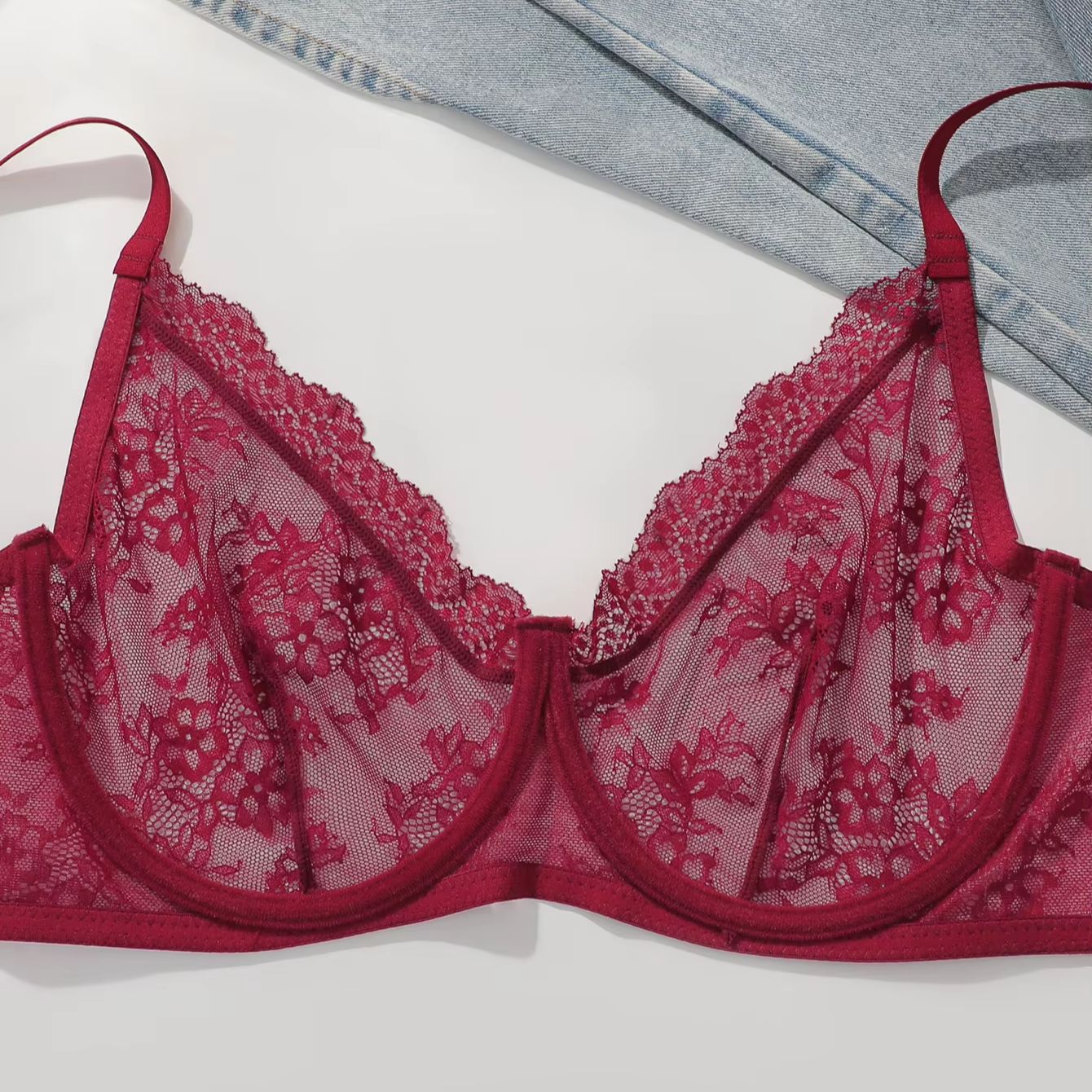 حمالة صدر نسائية مقاس كبير بال - مراجعة Embroidery Red وسعره