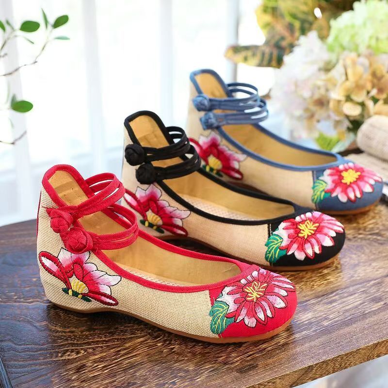 أحذية نسائية بكعب ويدجز مطرزة  - مراجعة Embroidery Fabric وسعره