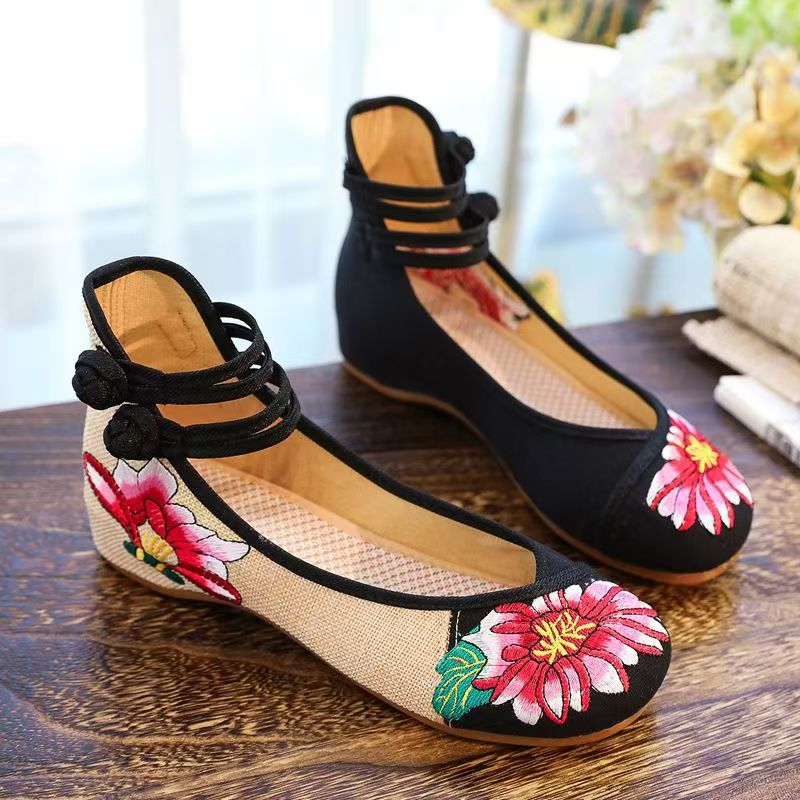 أحذية نسائية بكعب ويدجز مطرزة  - مراجعة Embroidery Fabric وسعره